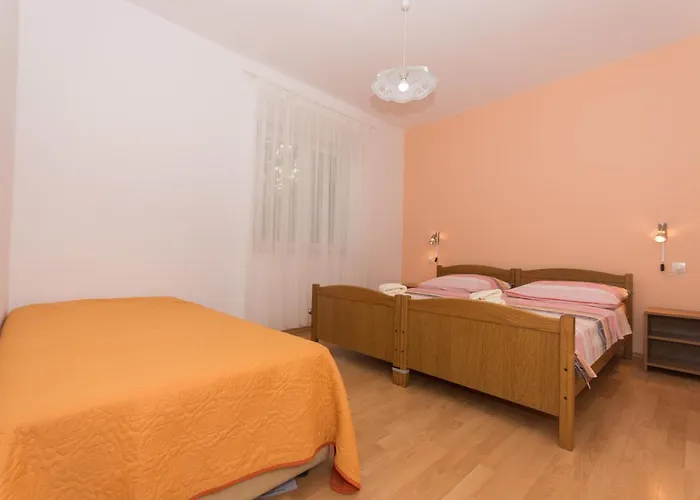 Mastelic Apartment *