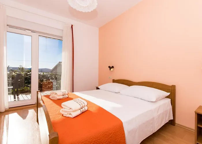 Mastelic Apartment *